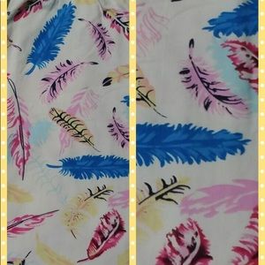 Tc lularoe leggings.